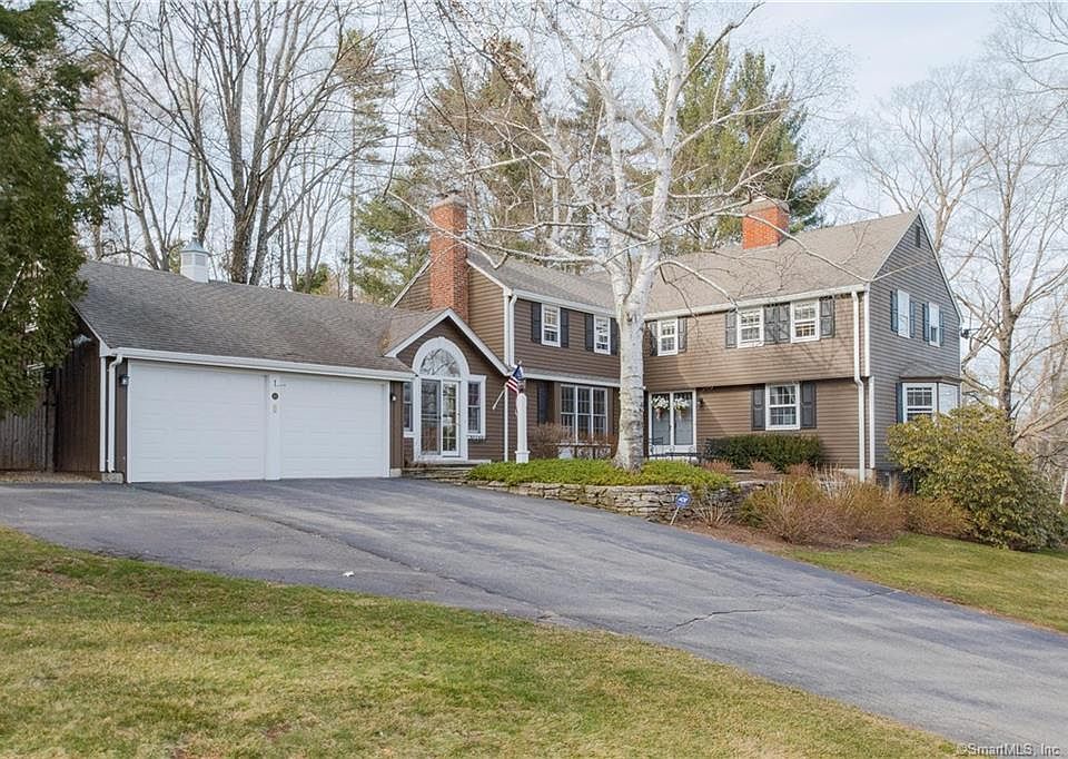 1st image of 60 Uplands Dr