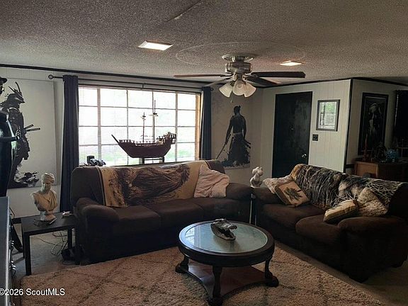 5th image of 606 Poplar St