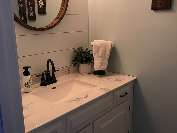 1/2 bathroom off mud room