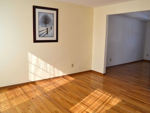5th image of 8138 Crescent Dr