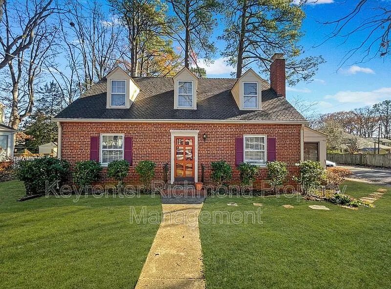 3 bed, 2.0 bath, 1475 sqft, $2,300 — Photo 1