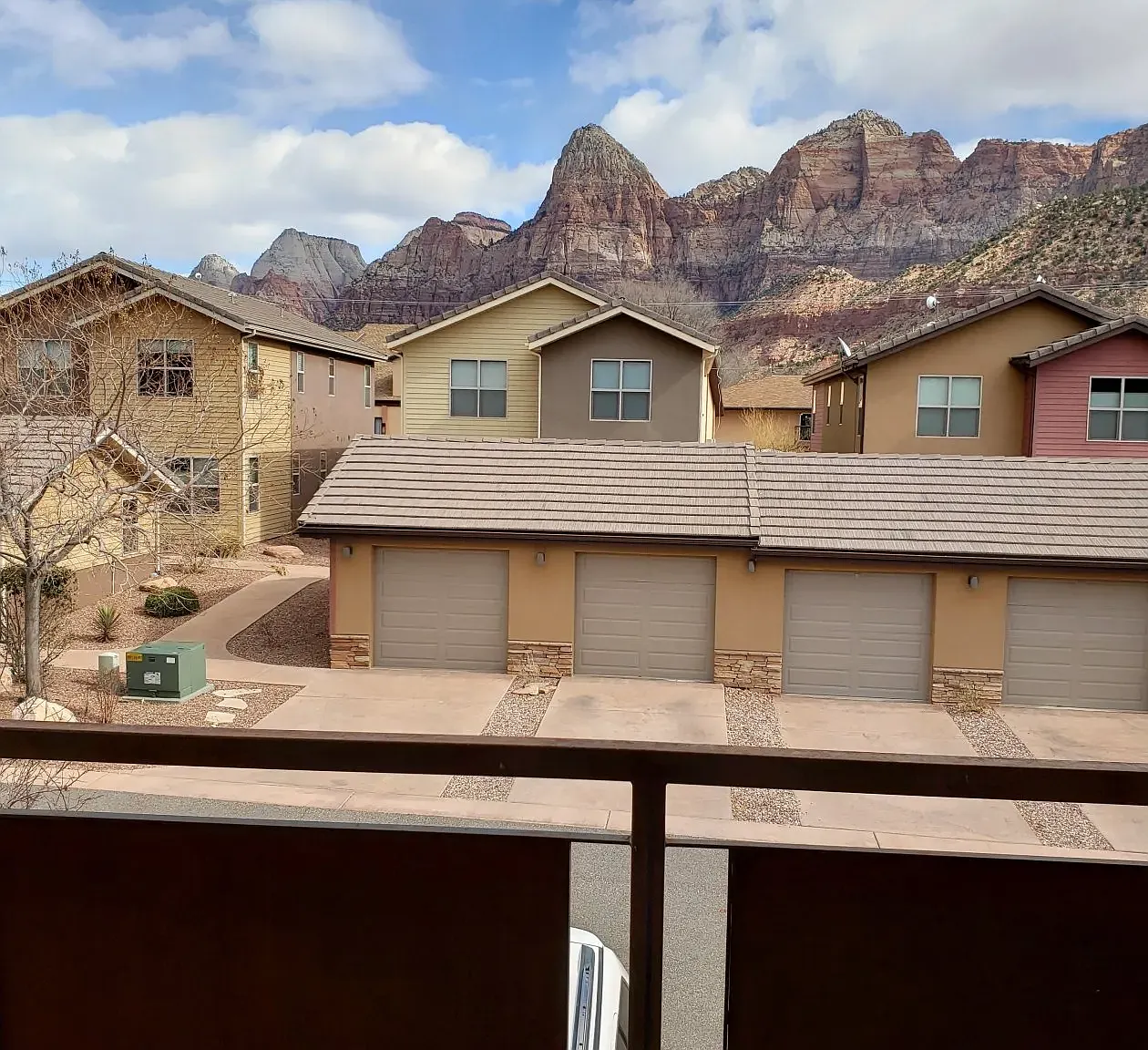E085 - Juniper Lane Condominium — Photo 2