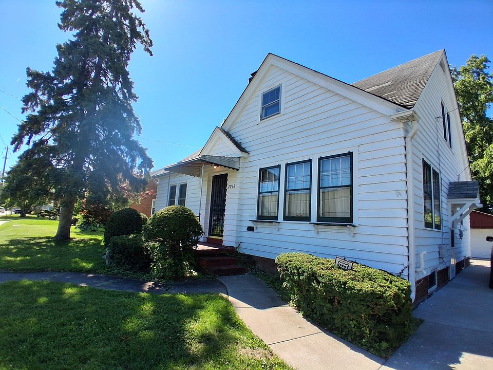 1st image of 2916 20th Ave