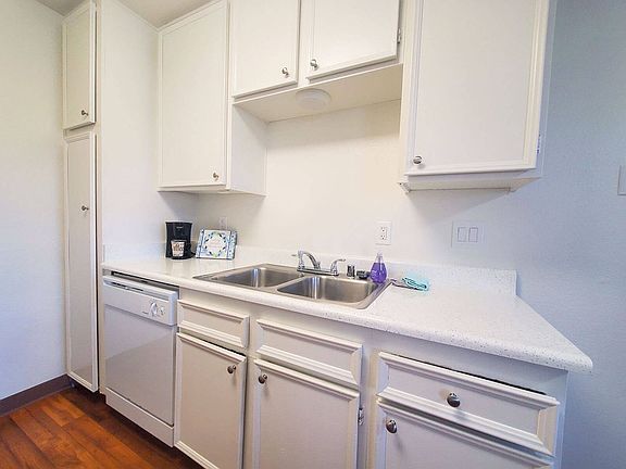 5th image of 171 N 1st St N #15