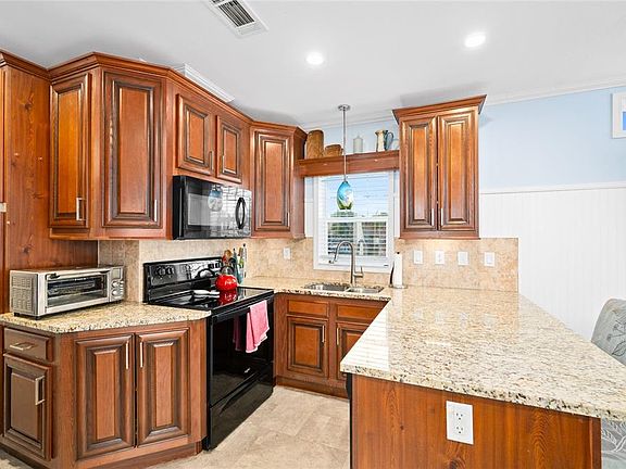 5th image of 2451 Citrus Tree Rd