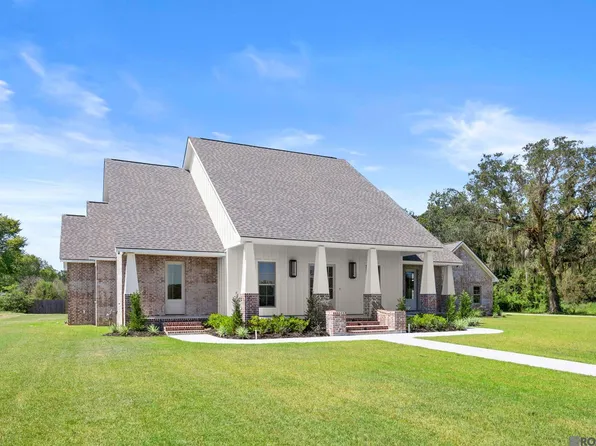 11079 Cessna St, Gonzales, LA 70737