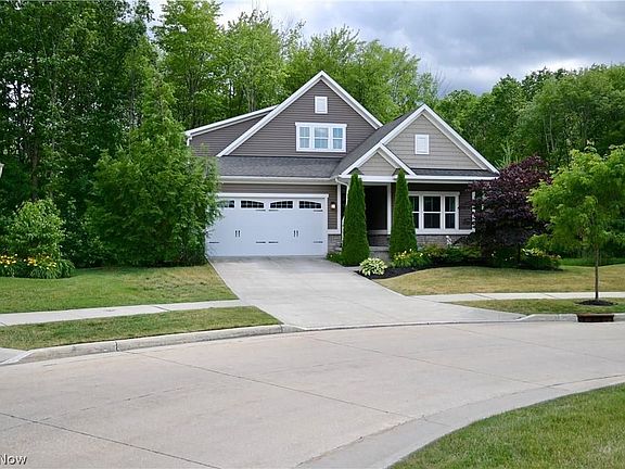 3rd image of 465 Lakeland Way