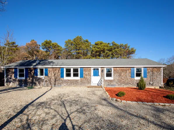 61 Betty's Pond Road, Barnstable, MA 02630