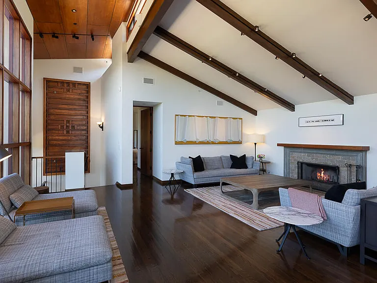 622 Cowles Rd — Photo 5