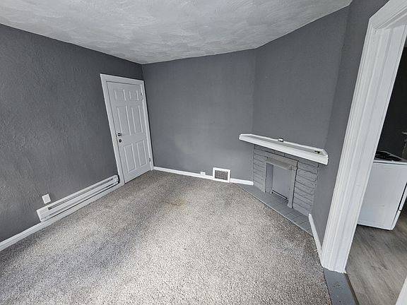 3rd image of 2818 E 127th St #3