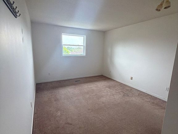 4th image of 1138 Limberlost Rd