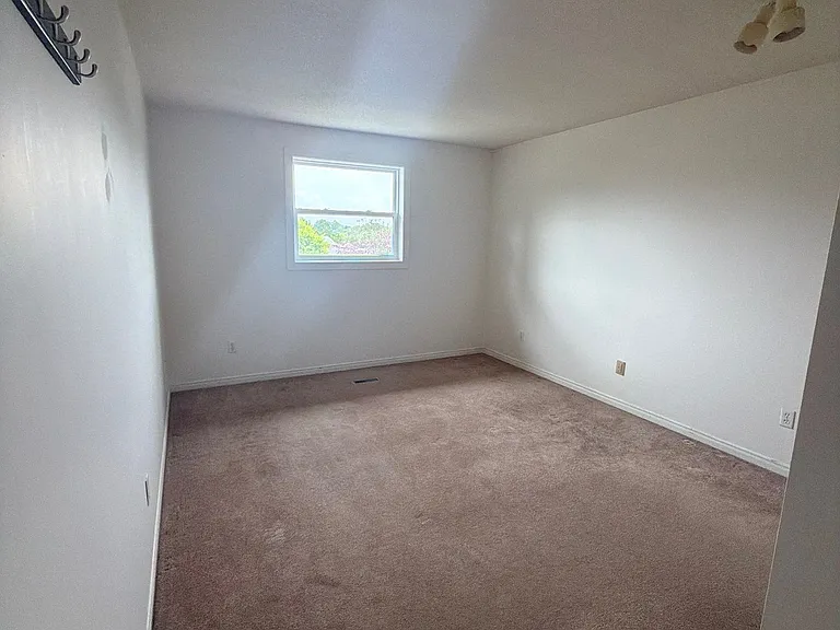1138 Limberlost Rd — Photo 4