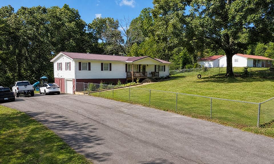 1st image of 271 Oakdale Rd