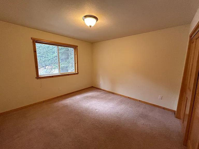 1513 Crystal Air Dr — Photo 11