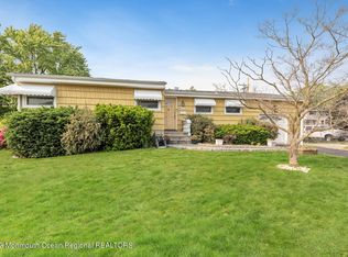 1 Georgetown Ln, Hazlet, NJ 07730