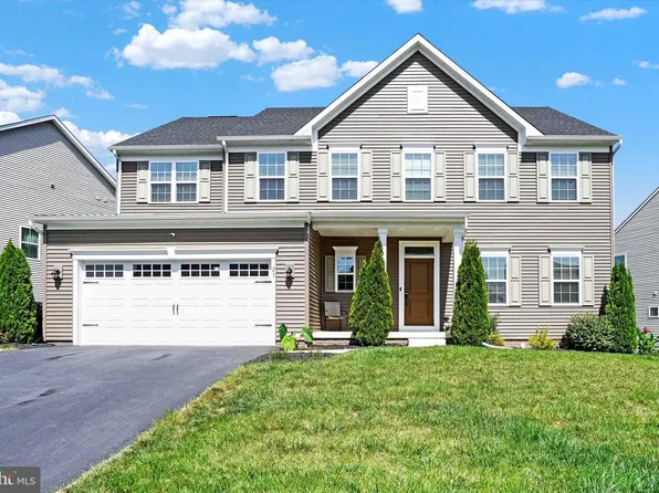 23 Lady Harrington Dr, York, PA 17402