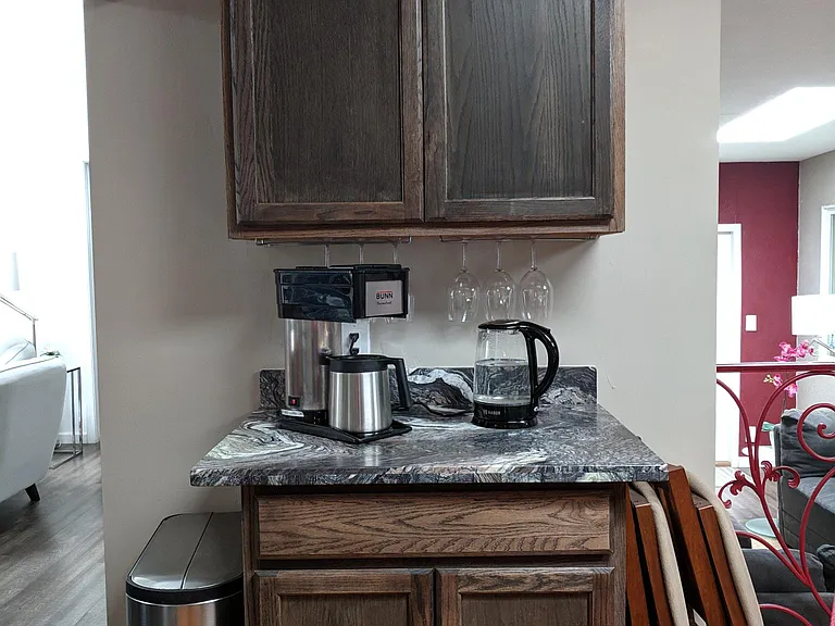 4885 Frink Ave — Photo 9