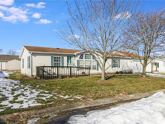 2nd image of 908 NE Cherry Ct
