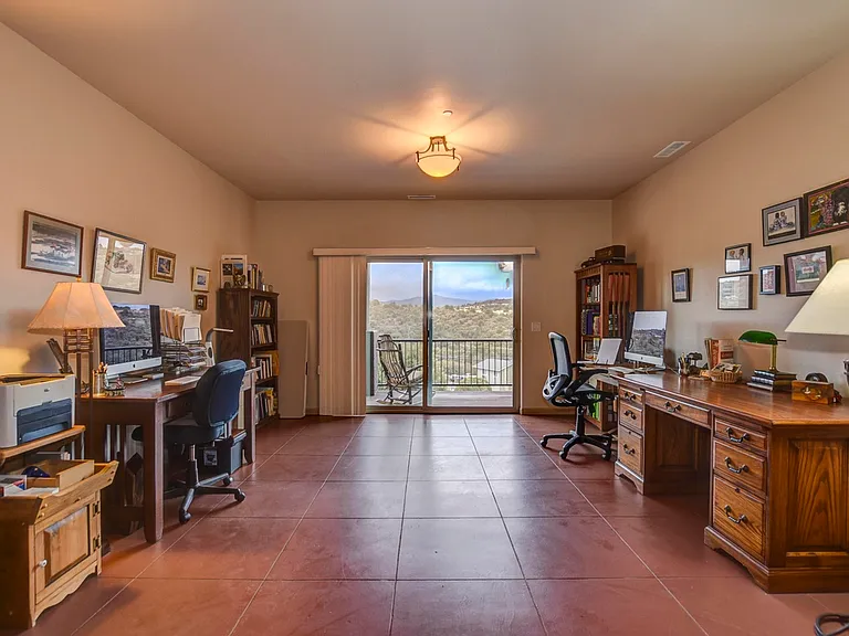 210 Jacob Ln — Photo 22