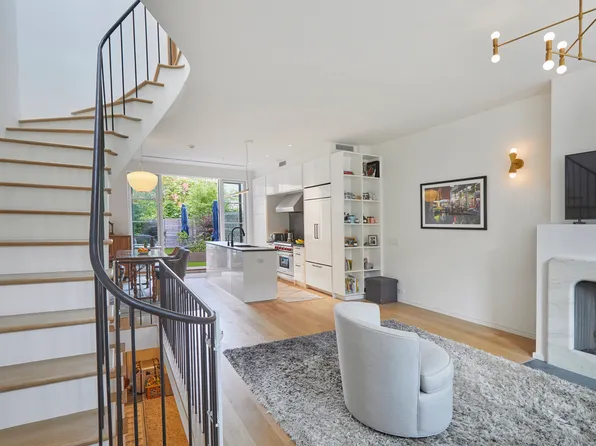 467 Carroll St, Brooklyn, NY 11215