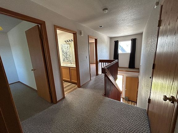 4th image of 3240 Matthew Ln