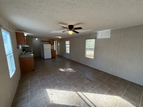 122 Carson Dr, Cowpens, SC 29330