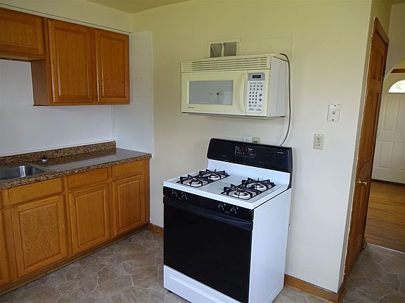 5th image of 2815 Broadway