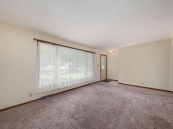 4th image of 34084 1st St