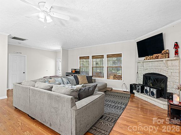 5th image of 8 Jackson Cove Rd