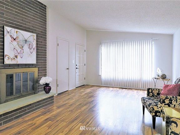 4th image of 4022 Dover Ct SE