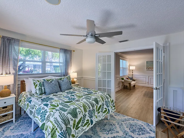 100 Neptune Dr — Photo 8