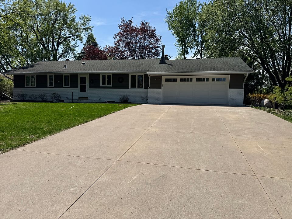 1st image of 155 Harrington Dr