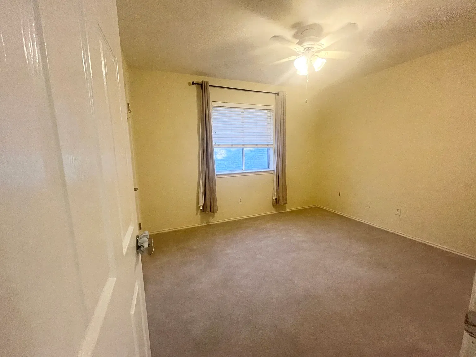 3 bed, 1646 sqft, $2,100 — Photo 4
