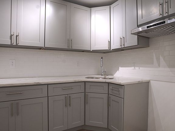 4th image of 459 Halsey St #4