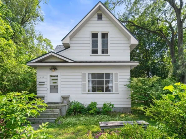 733 6th St, Traverse City, MI 49684