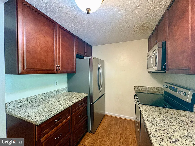 8112 Parkdale Ct — Photo 12