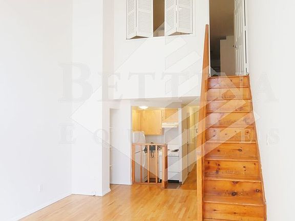 5th image of 334 E 74th St APT 4B