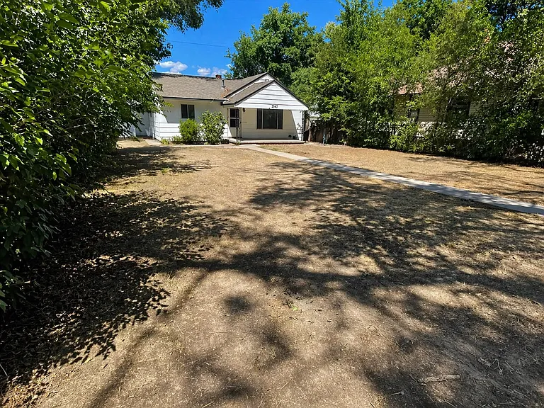 2317 Cedar St — Photo 7