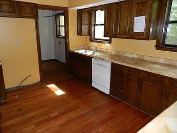 3rd image of 8963 Apsley Pl