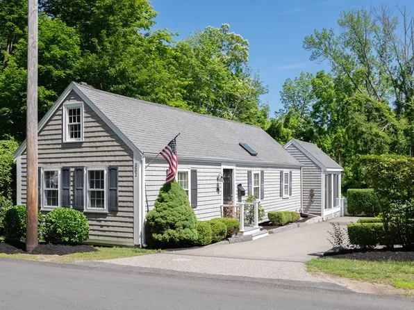 302 North St, Hingham, MA 02043