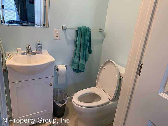 5th image of 1611 Sydenham St #C