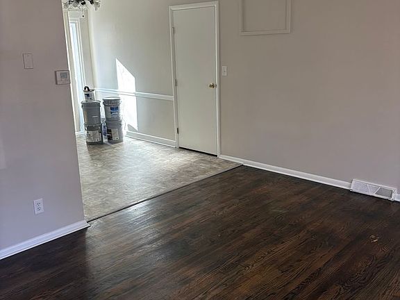 4th image of 8405 E 111th St