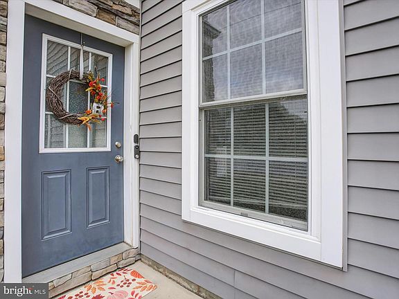 3rd image of 561 Bishop Ave