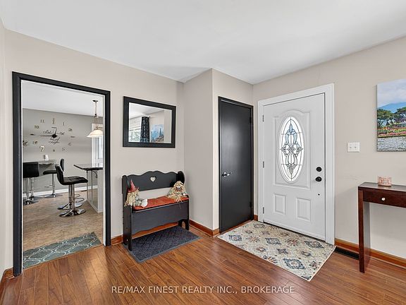 4th image of 3369 Perth Rd