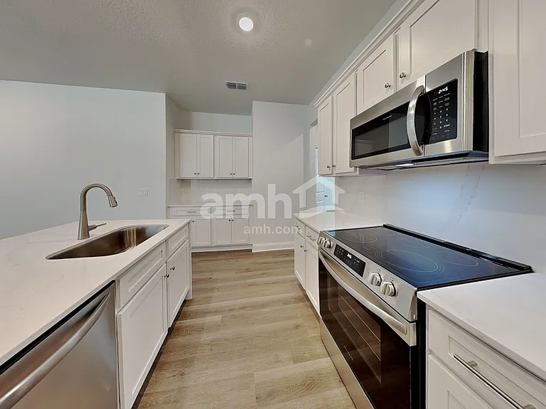 16373 Aubergine Aly — Photo 4