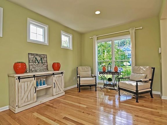 4th image of 24 Farrington Ave