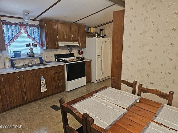 5th image of 317 Rose Ln