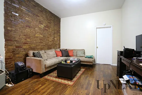 Rented by UpNext Real Estate | media 26