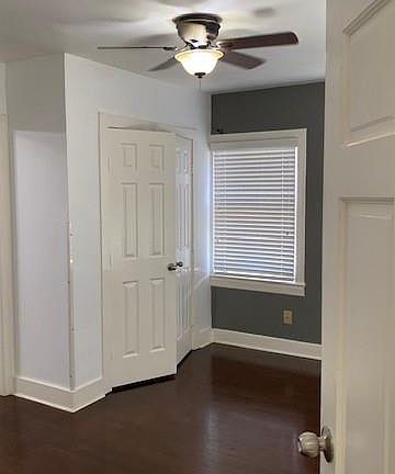 3rd image of 4305 Bell St #3