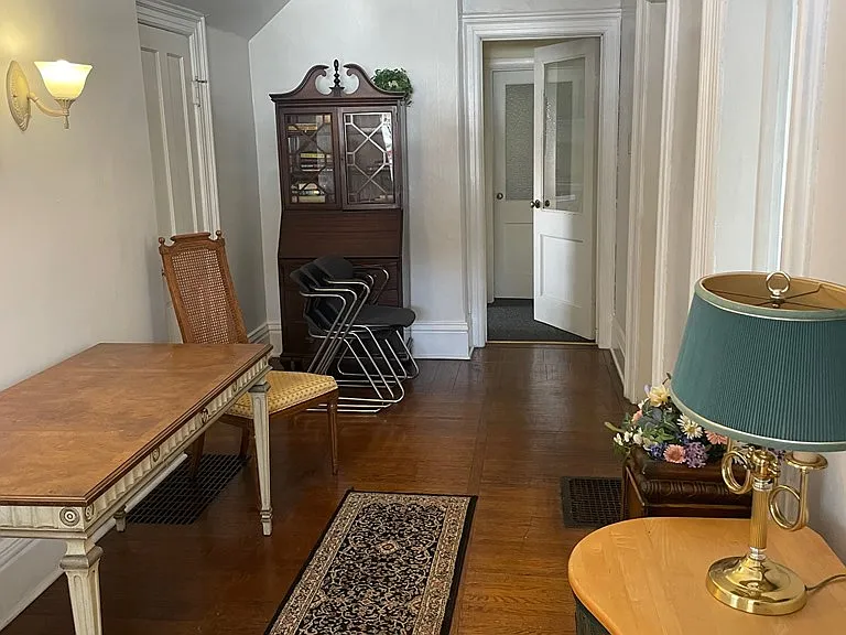 120 W 1st St — Photo 2